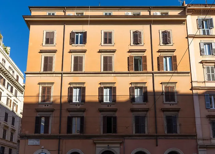 Attico Spazioso Ed Elegante A Santa Maria Maggiore דירה *